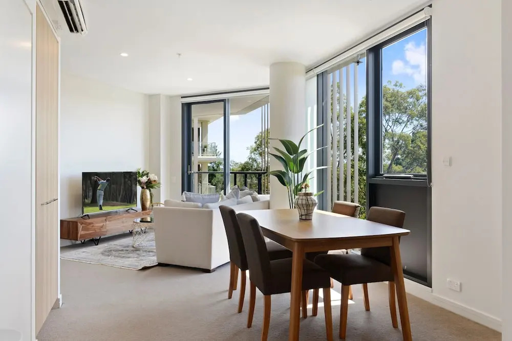 Modern, Ultra Clean in the Heart of Convenience