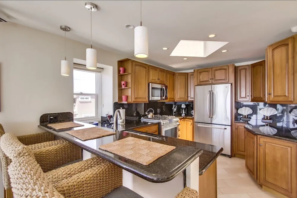 Beachside Getaway III 5 Bedrooms 4 Bathrooms Home