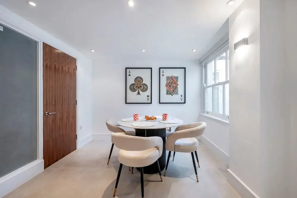 The Urban Minimalist- Notting Hill 2 Bed
