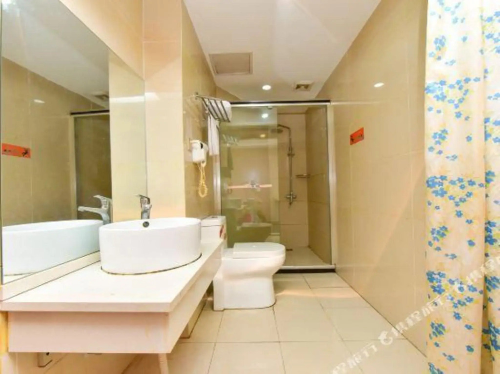 OYO Huadu Theme Hotel
