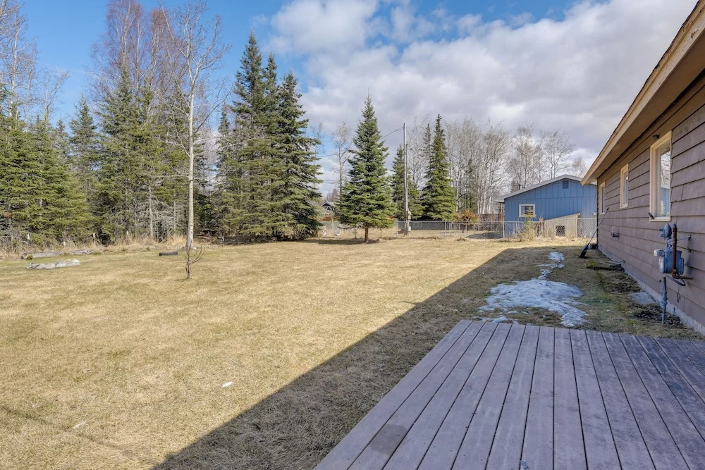 < 1 Mi to Soldotna Creek Park: Retreat w/ Fire Pit