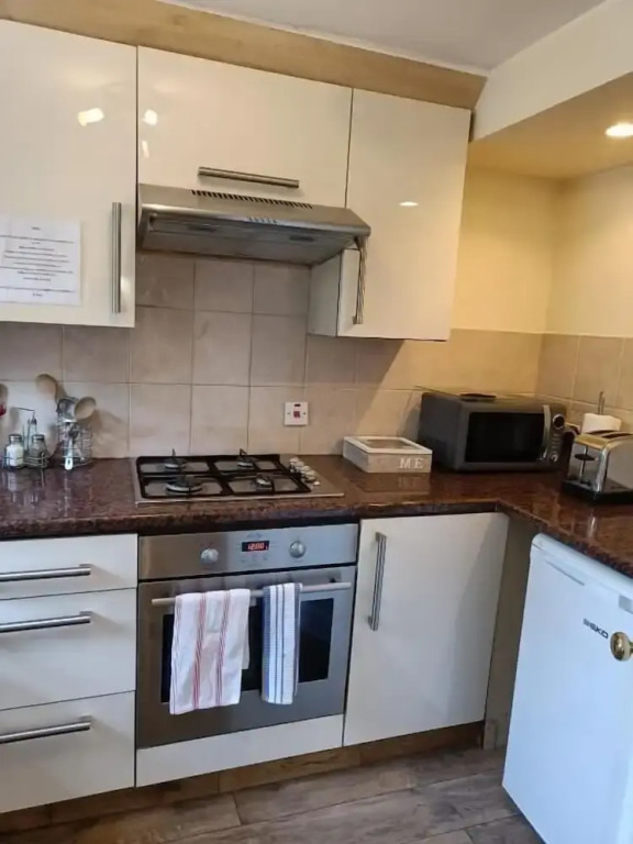 Mayville House Flat