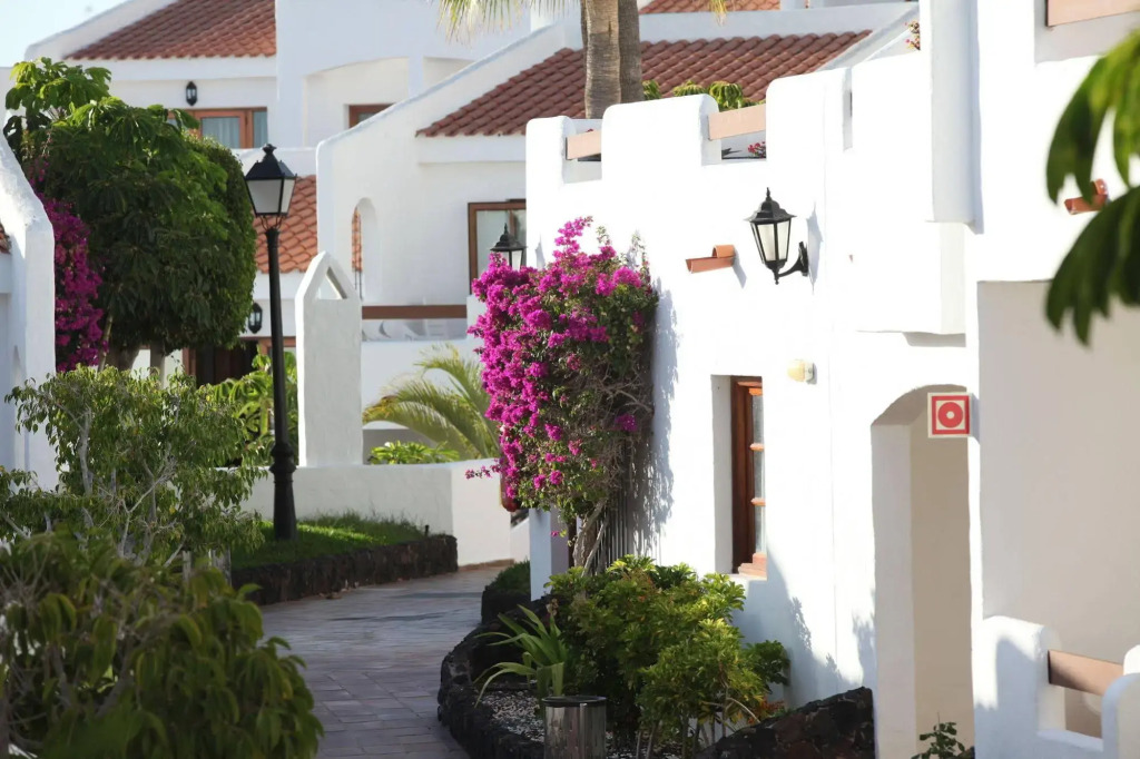 Ona Beverly Hills Suites