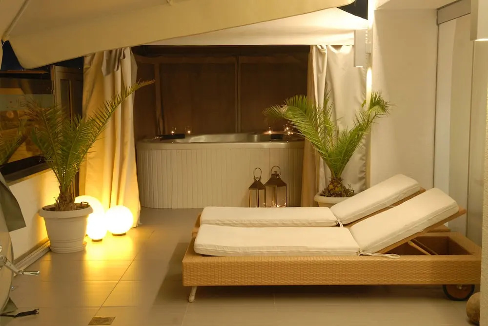 The Silk Hotel