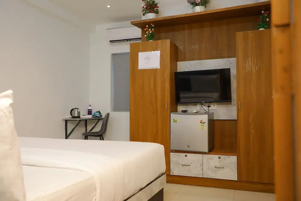 Athidhi Hotel & Suites