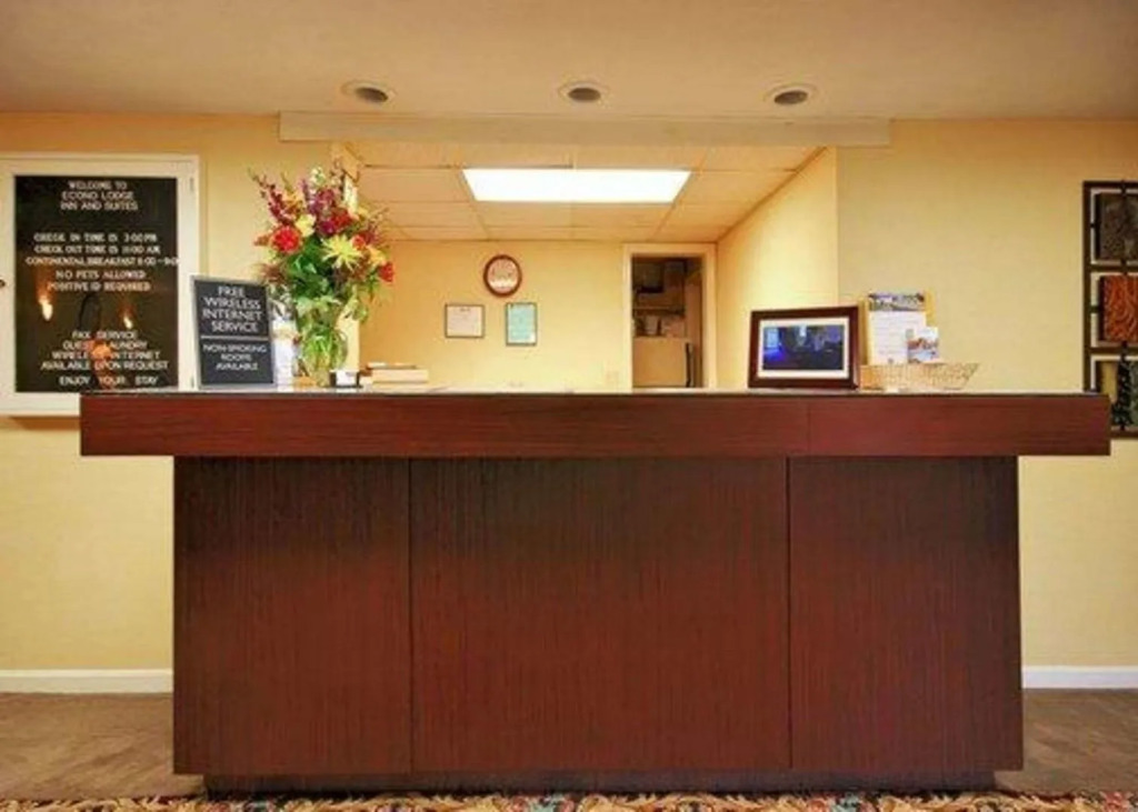 Gold Star Inn & Suites