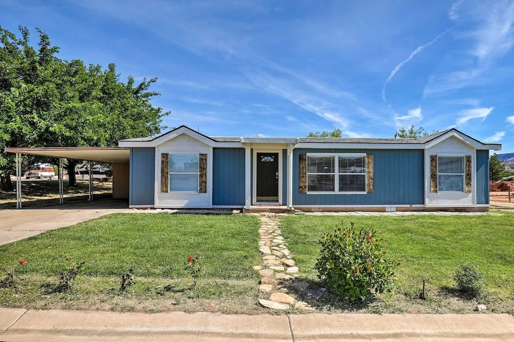 La Verkin Home w/ Yard, Covered Patio & Grill