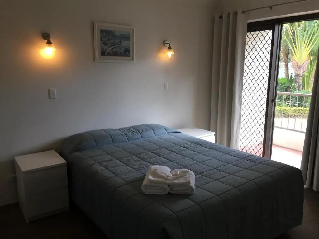 Broadwater Shores Waterfront Apartments