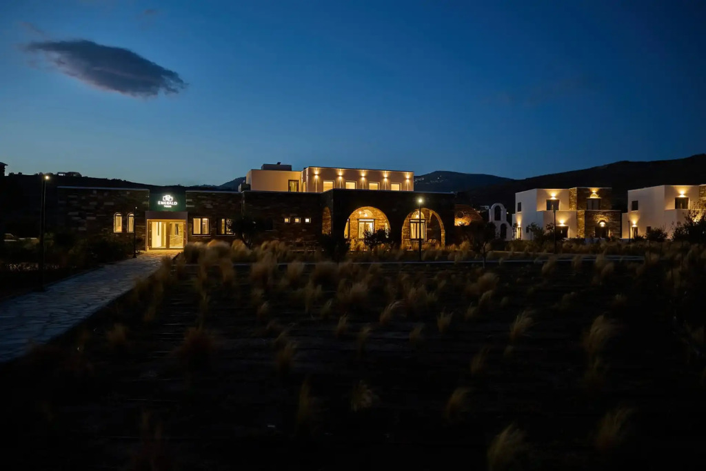 Emerald Tinos