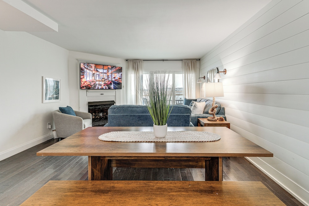 1 Mi to Fenwick Island SP: Condo w/ Boat Dock!