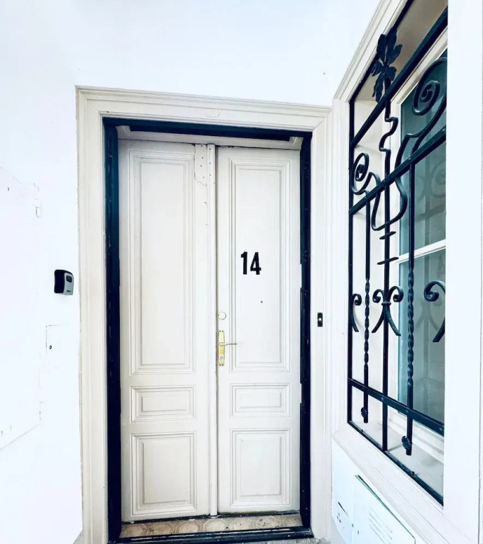 2BR Apartment for 5 Near Stadthalle