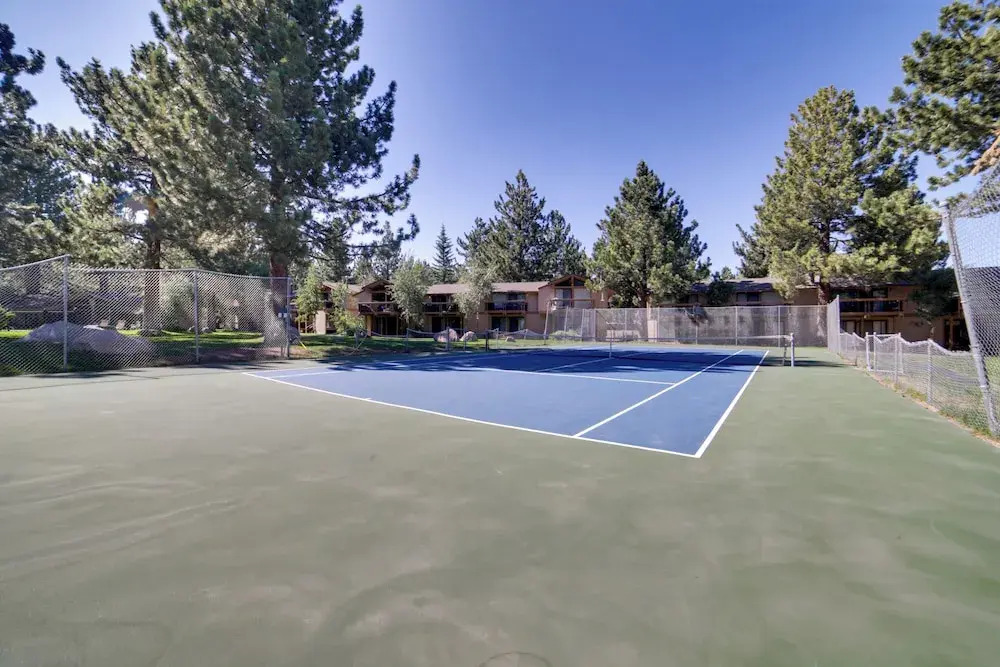 Mammoth Lakes Vacation Rental: 1 Mi to Ski Area!