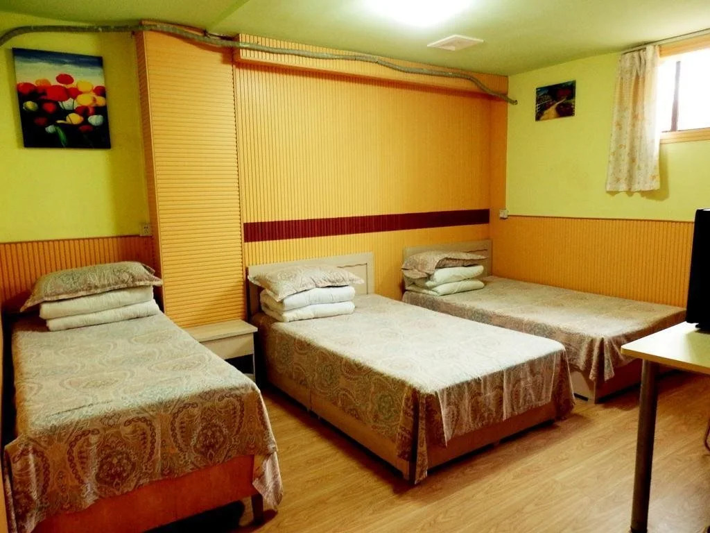 Seven Seas Youth Hostel