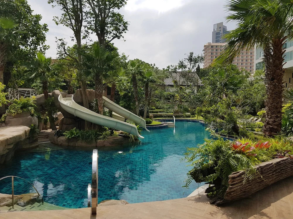 Riviera 1BR Sea View B2506