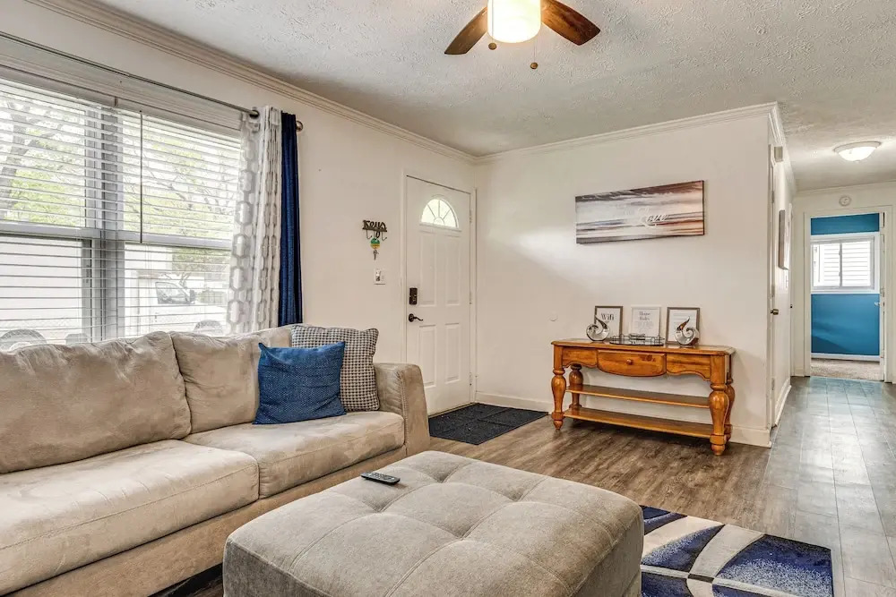 8 Mi to Dtwn Indianapolis: Family Home w/ Yard!