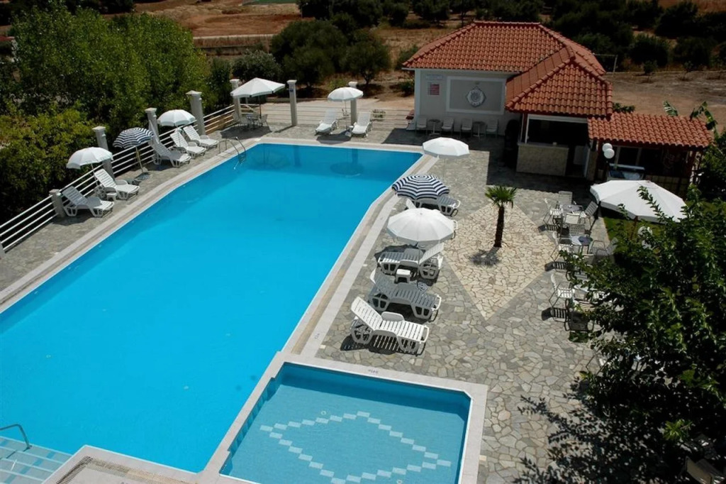 Ionis Hotel