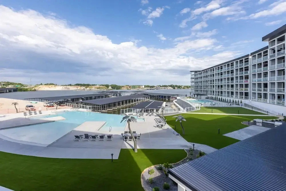 Amazing Top Floor Condo at Topsider Resort Community