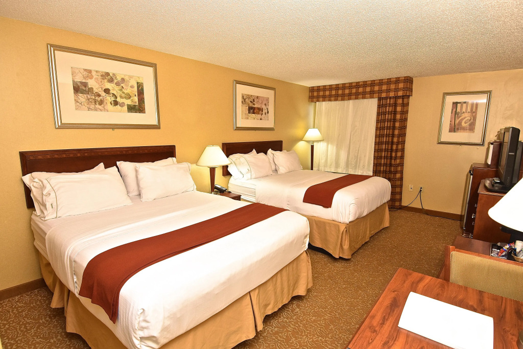 Holiday Inn Express Hotel & Suites Fenton/I-44 by IHG