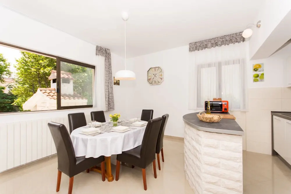 House Ruzmarin