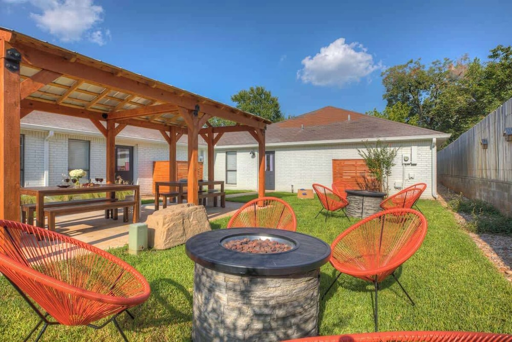 Wanderlust #1 Hot Tub Shared Outdoor Space