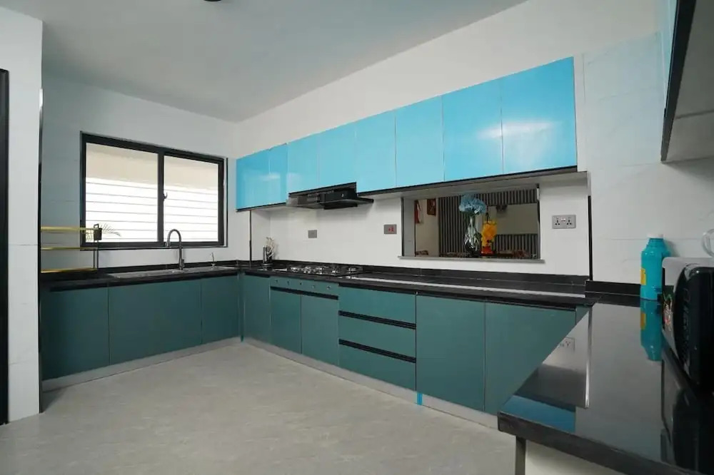 Lux Suites Platinum Oak Residency