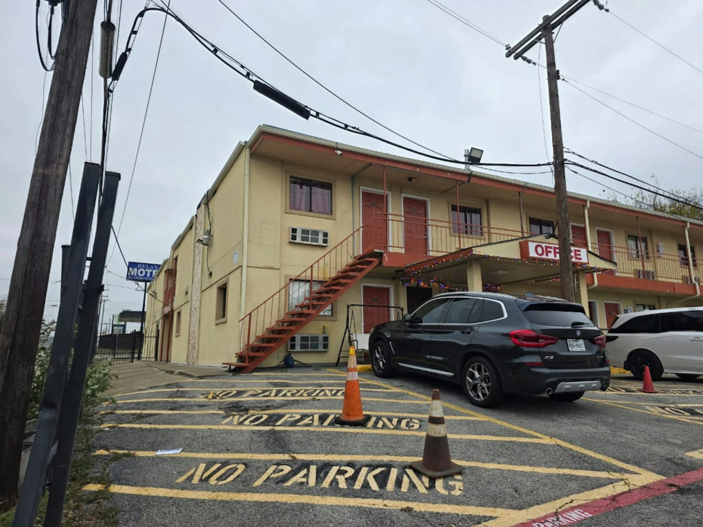 relax motel