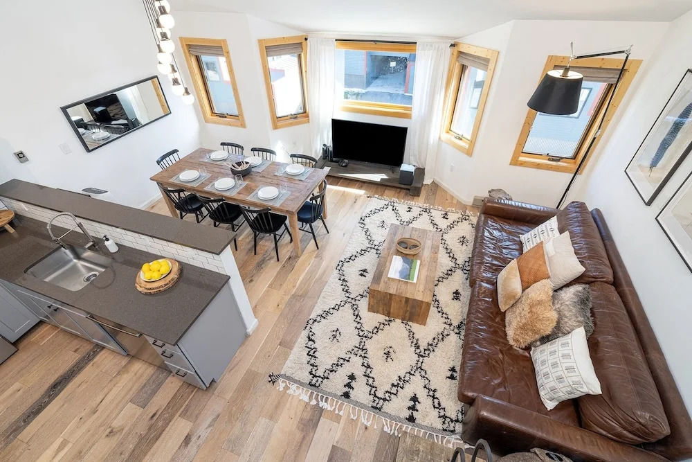 Chalet Chic Condo, Short Walk To Lift 7, Covered Parking 2 Bedroom Condo by RedAwning