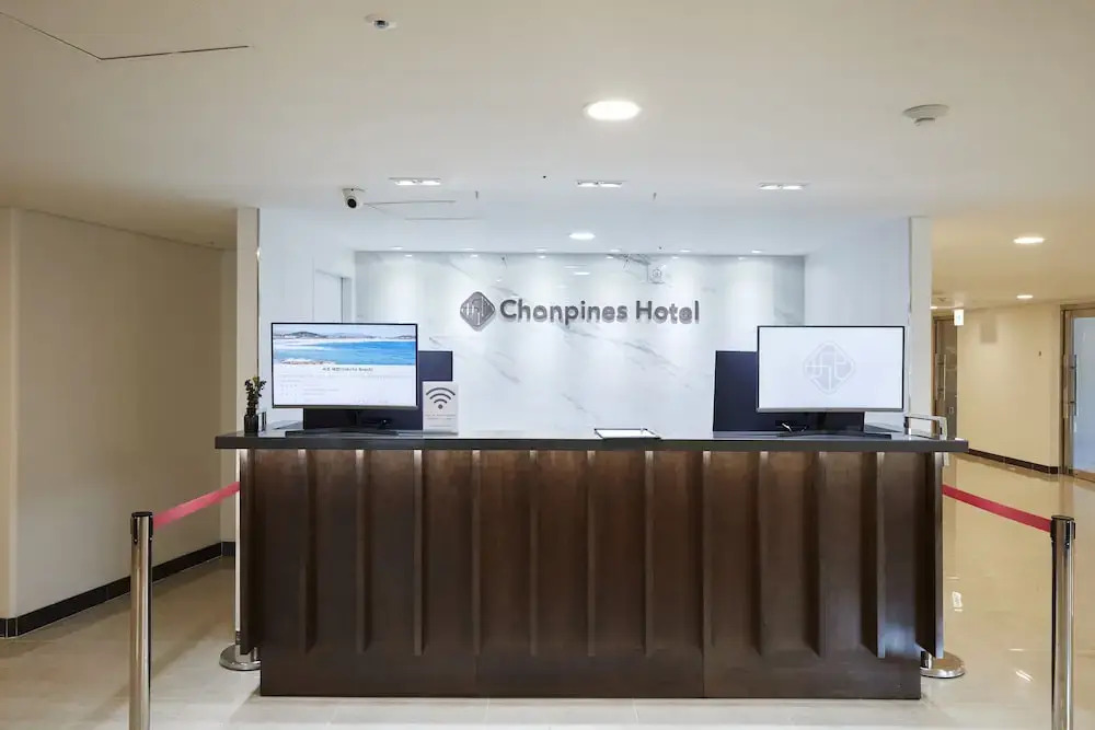 Sokcho Chonpines Beach Hotel
