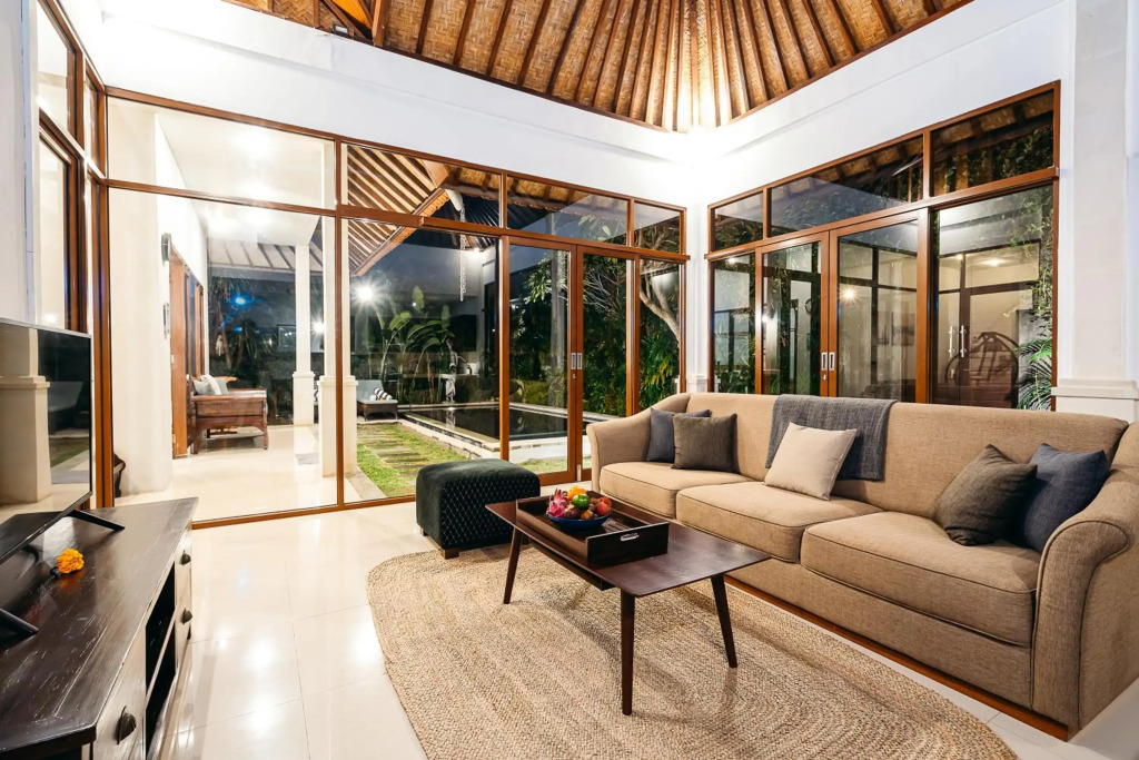 5Min WALK TO Beach - PRIVATE POOL MAHAYANA VILLA