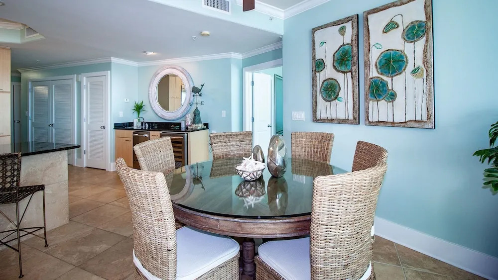 Two-bedroom With Breathtaking Views - Unit Crd1001
