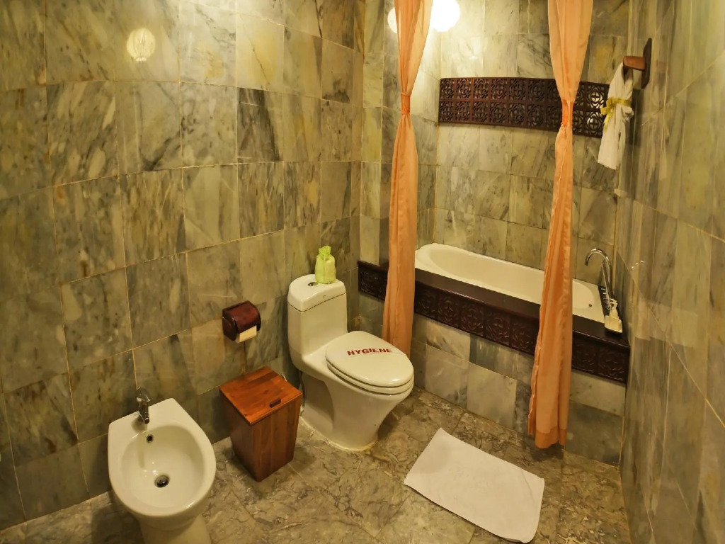 Vinh Hung Heritage Hotel