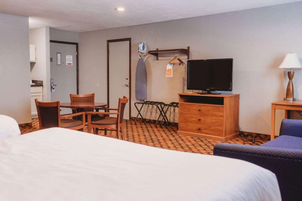 Clarion Inn