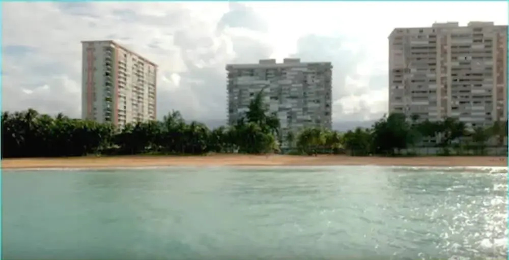 Breezy Beachfront apt. View of Paradise