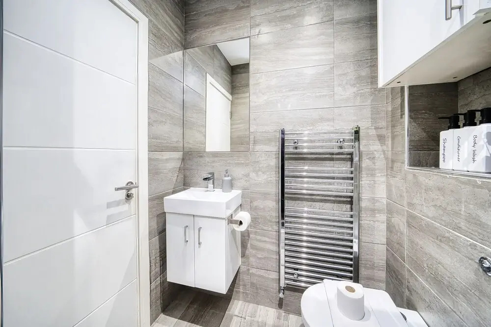 Spacious 1 Bedroom Near Hospital