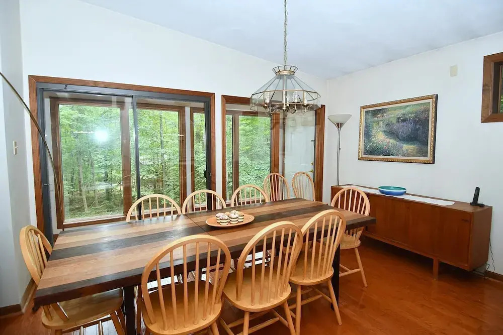 Dogwood Knoll - Wooded Escape