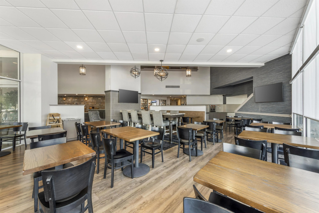 Best Western PLUS Revere Inn & Suites