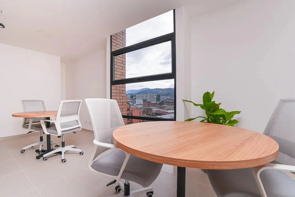 Metropolitan Living - 412b