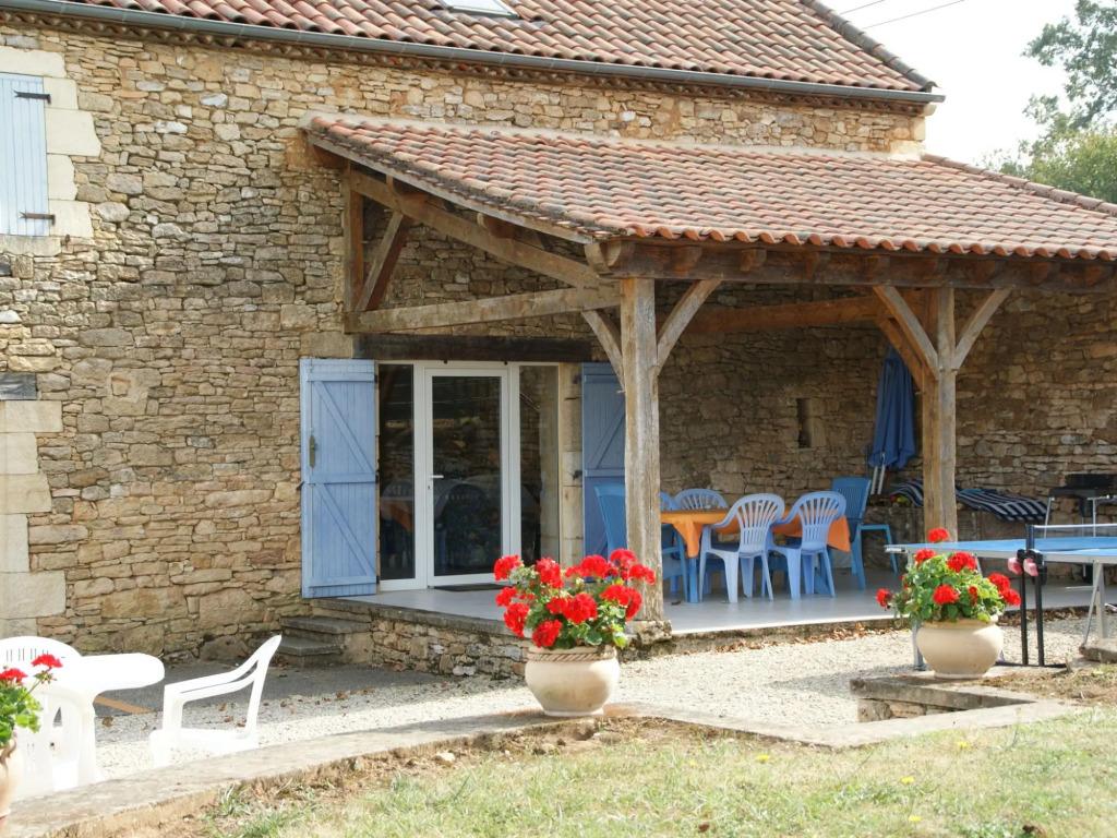Spacious Holiday Home in Besse With Swimming Pool
