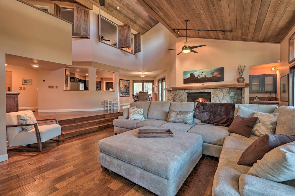 Upscale Flagstaff Country Club Home w/ Mtn Views!