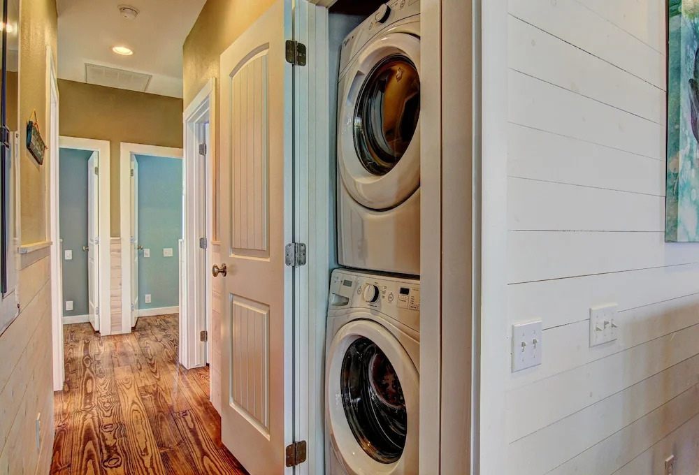 Feelin' Nauti - Four Bedroom Townhome