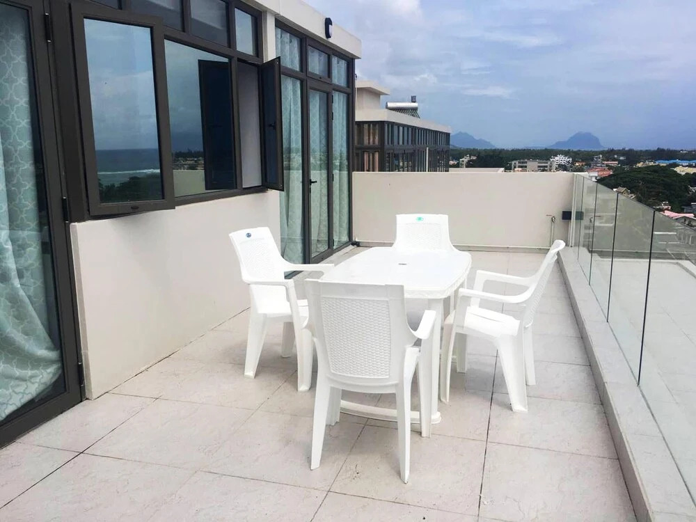 Apartment With 2 Bedrooms in Flic en Flac, With Wonderful sea View, Shared Pool, Enclosed Garden