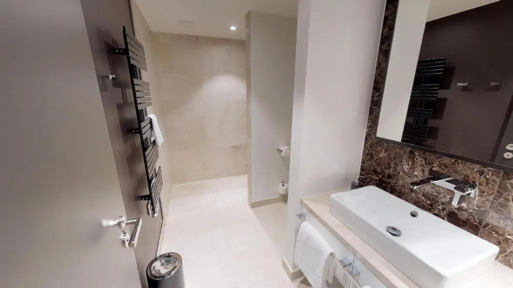 White Pearl Apartment 1.04