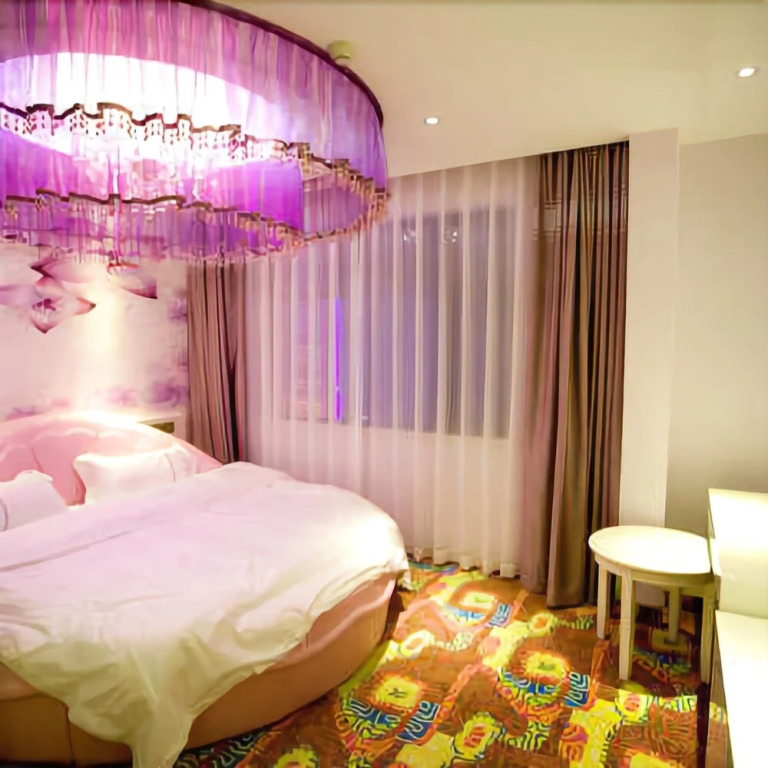 Qianhui Fashion Hotel