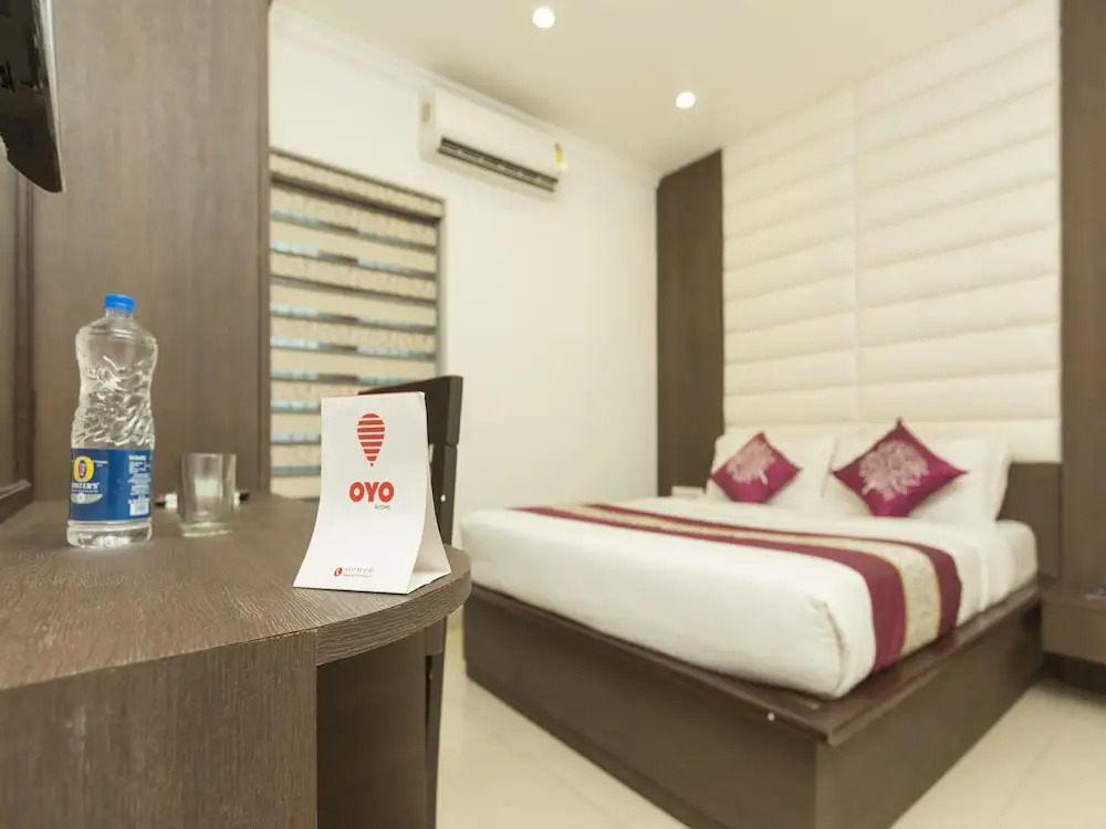 OYO 9122 Hotel Ivory Grande
