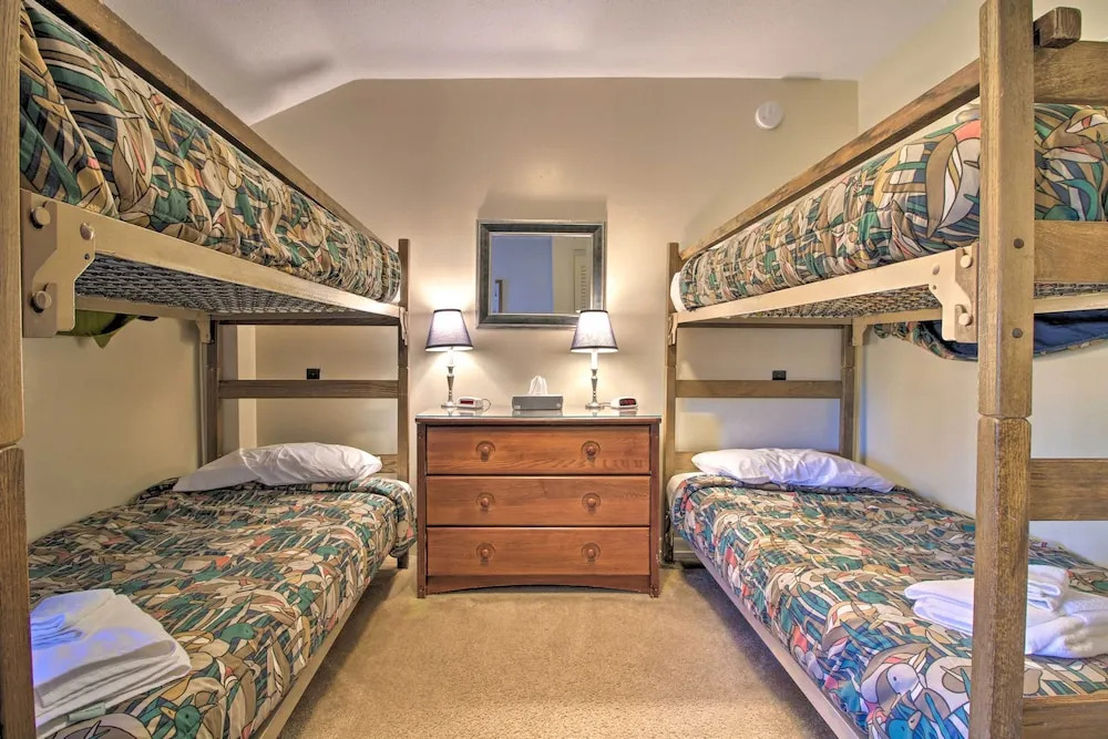 Adventure Home: Trails, Pool, Gym & Tennis Access