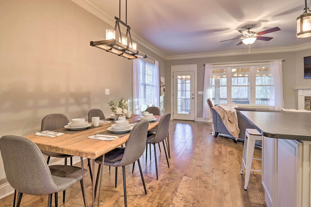 Modern Black Mountain Cottage: 17 Mi to Asheville!