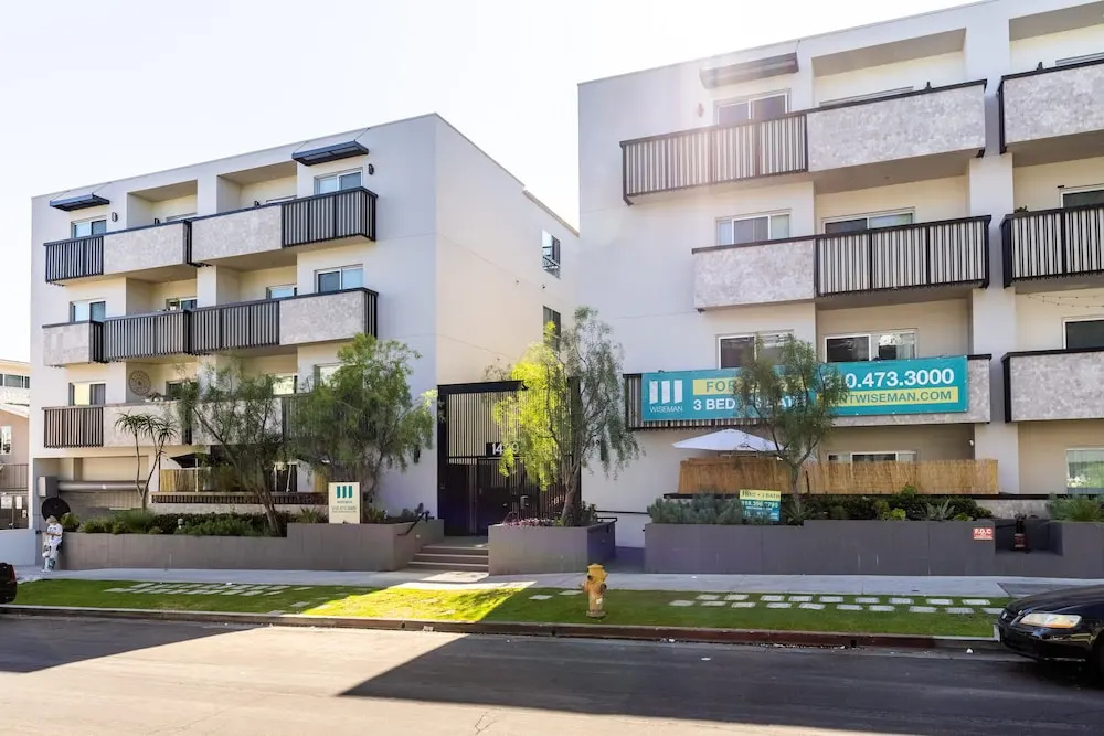 East West Comfort: Hollywood Walk Of Fame Apartments
