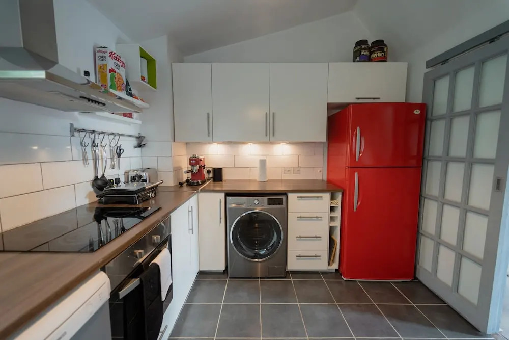 Modern 1 Bedroom Flat With Balcony Off Brixton Road