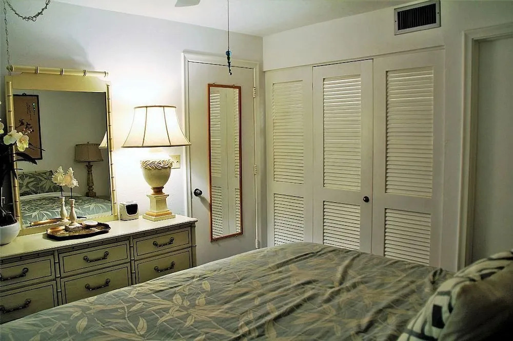 Greenbrier St Condo