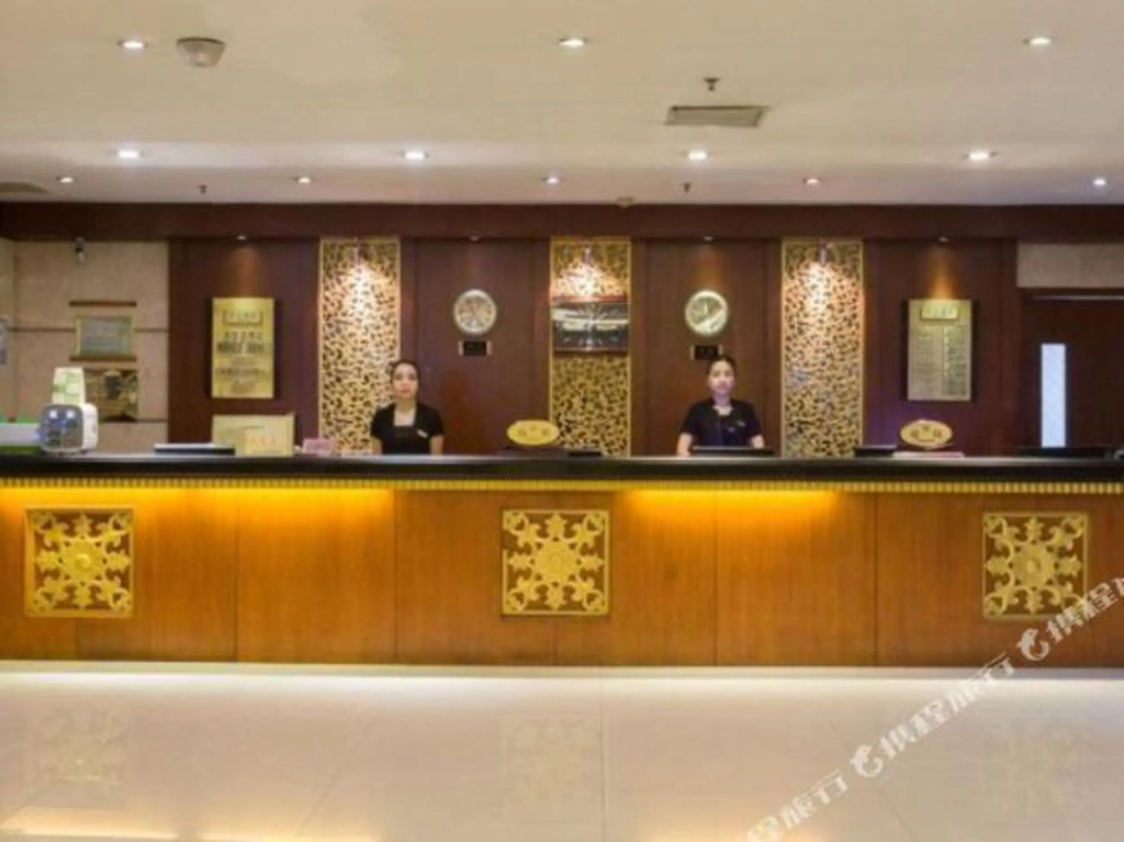 Sunshine Holiday Hotel
